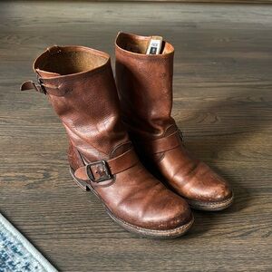 Frye Veronica boot Short size 8 in redwood USED